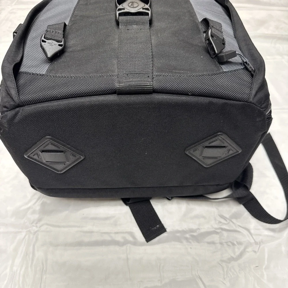 TAMRAC S.A.S PROFESSIONAL‎ CAMERA BACKPACK BLK/GRAY TRAVEL HIKING PADDED 21